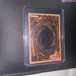 Yugioh Dark Magician Girl CT2-EN004 2005 Limited Edition Secret Rare MP - Image 2