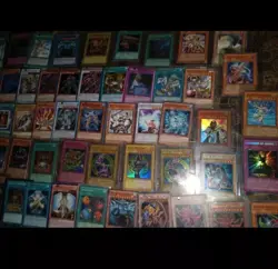 250 YUGIOH ASSORTED CARDS LOT WITH MULTIPLE HOLOS & RARES, etc. - Image 6