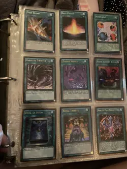 Yu-Gi-Oh Binder Collection Lot (600+ cards) (mix of old and new) yugioh - Image 1
