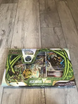Pokémon TCG - Kleavor VSTAR Premium Collection FACTORY SEALED - Image 2