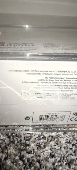 Pokemon Sword & Shield Evolving Skies Booster Box Sealed w/Acrylic Case - Image 10