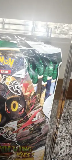 Pokemon Sword & Shield Evolving Skies Booster Box Sealed w/Acrylic Case - Image 4