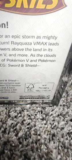 Pokemon Sword & Shield Evolving Skies Booster Box Sealed w/Acrylic Case - Image 8