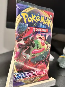 Pokémon TCG Sword & Shield Pack - 10 Cards - Image 3