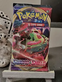 Pokémon TCG Sword & Shield Pack - 10 Cards - Image 4