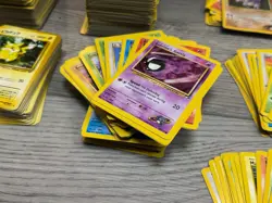 Bulk Collection Lot of 750+ Pokemon Cards Vintage 1999 WOTC (1st ed, shadowless) - Image 12