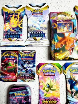 SWSH 10x Pokemon Booster Pack & Charizard Deck! Vivid, Fusion, Lost Origin more! - Image 6