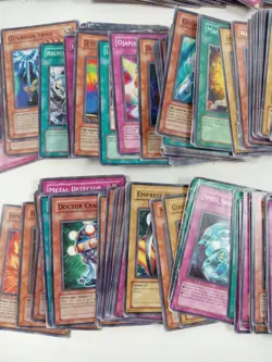 Large Bundle of 500+ Authentic Yu-Gi-Oh! Trading Cards Mixed Types - Image 14
