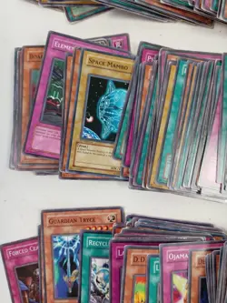 Large Bundle of 500+ Authentic Yu-Gi-Oh! Trading Cards Mixed Types - Image 2