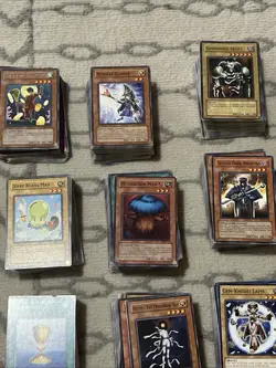1,975+ Yu-gi-oh Cards. Hundreds of 1st Edition, Tons Of shiny Cards, Rare, 1996 - Image 12