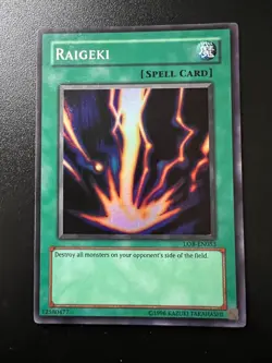 Raigeki LOB-EN053 Super Rare Original EN Print Light Play+ Yugioh - Image 3