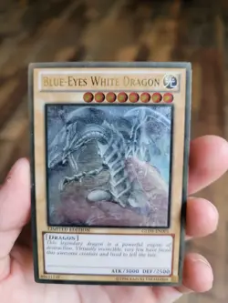 Yugioh Blue-Eyes White Dragon GLD5-EN001 Ghost/Gold Rare Limited Edition - Image 2