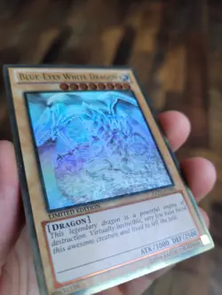 Yugioh Blue-Eyes White Dragon GLD5-EN001 Ghost/Gold Rare Limited Edition - Image 3