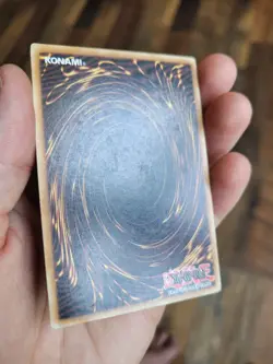 Yugioh Blue-Eyes White Dragon GLD5-EN001 Ghost/Gold Rare Limited Edition - Image 5