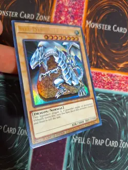 Yu-Gi-Oh! Blue-Eyes White Dragon LC01-EN004 Ultra Rare Limited LP - Image 2