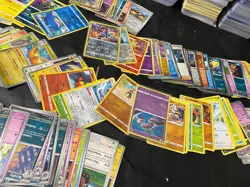 HUGE LOT 2200+ Pokemon bulk card TCG 2020-2024 - over 8 pounds of common cards - Image 17