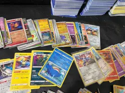 HUGE LOT 2200+ Pokemon bulk card TCG 2020-2024 - over 8 pounds of common cards - Image 3