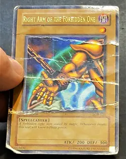 Yu-Gi-Oh Right Arm of the Forbidden One LOB-122 Ultra Rare 1st Edition DMG - Image 6