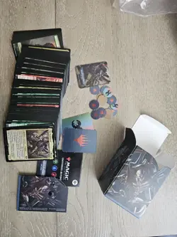 Tyranid Swarm MTG Universes Beyond Warhammer 40K Commander Deck Magic Gathering - Image 1