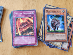 364 Vintage 1996 Yu-gi-oh Cards, lots of 1st Editions - Image 14