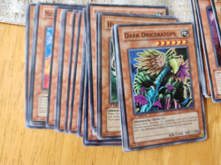 364 Vintage 1996 Yu-gi-oh Cards, lots of 1st Editions - Image 16