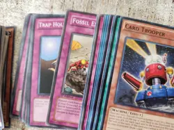 364 Vintage 1996 Yu-gi-oh Cards, lots of 1st Editions - Image 9