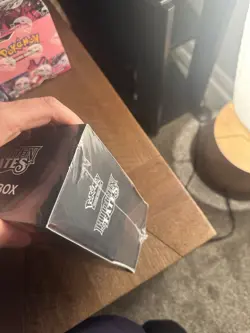 Pokemon TCG Hidden Fates Elite Trainer Box (ETB) New Factory Sealed - Image 3