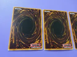 Yu-Gi-Oh! 3 X Snatch Steal SD2-EN013 1st Edition Playset - Image 4