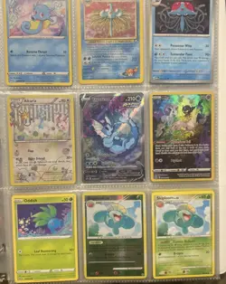 Pokémon Card Binder Collection with Mixed Lots Pokemon TCG cards - Image 1