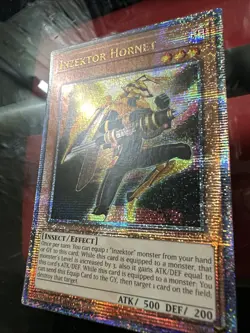 Inzektor Hornet (Quarter Century Secret Rare) RA04-EN171 Quarter Century Stampede 1st Edition - Image 6