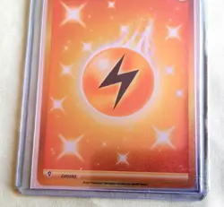 Pokemon TCG Lightning Energy 235/203 gold card mint/nm. - Image 3
