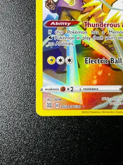 Jolteon TG04/TG30 - Brilliant Stars Trainer Gallery Blue Pokemon Card Holo NM - Image 2