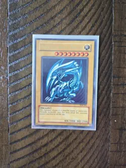 Yu-Gi-Oh! TCG Blue-Eyes White Dragon Kaiba Sdk-001 Unlimited Ultra Rare - Image 1