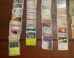 Pokémon TCG Bulk Lot of 600+ Cards (READ DESCRIPTION for Details on Sets) - Image 4