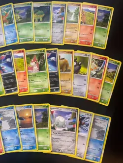 Pokémon Diamond & Pearl - 32 Cards (ONLY Pokémon) - Vintage 2007! NM-LP - Image 3