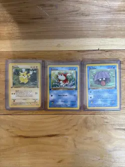 Lot Of 3 1st Edition Pokémon Cards - Pikachu, Shellder, Goldeen - Image 9