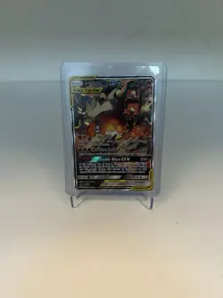 Pokémon TCG Reshiram & Charizard GX SM201 Sm Promo LP - Image 1