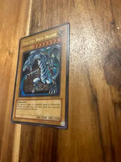 Yu-Gi-Oh! TCG Blue-Eyes White Dragon Dark Beginnning DB1 EN098 - Image 11