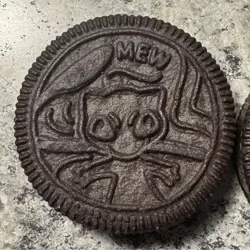 Pokemon Bundle Of Mewtwo! Mewtwo V Pokémon Go Card, X2 Oreos, Sleeves, And Coin! - Image 10