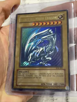 Yugioh Blue-Eyes White Dragon SDK-001 Ultra Rare Unlimited LP Vintage Card TCG - Image 2
