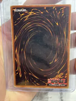 Yugioh Blue-Eyes White Dragon SDK-001 Ultra Rare Unlimited LP Vintage Card TCG - Image 3