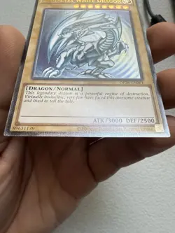 Yugioh TCG! Blue-Eyes White Dragon OP28-EN001 Ultimate Rare NM - Image 6