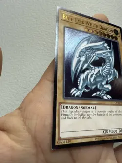 Yugioh TCG! Blue-Eyes White Dragon OP28-EN001 Ultimate Rare NM - Image 7