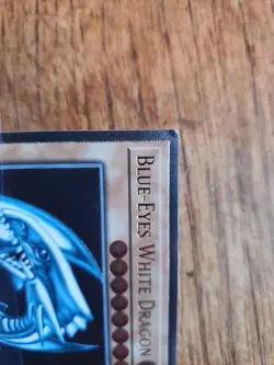 Yugioh OP28-EN001 Blue-Eyes White Dragon Ultimate Rare Europe NM - Image 7