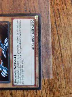 Yugioh OP28-EN001 Blue-Eyes White Dragon Ultimate Rare Europe NM - Image 9