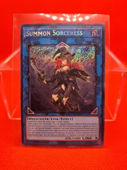 YuGiOh! Summon Sorceress *Secret Rare* Battles of Legend: Monster Mayhem - Image 1