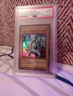 Blue-Eyes White Dragon LOB-001 The Legend of Blue Eyes White Dragon 1st Edition - Image 4