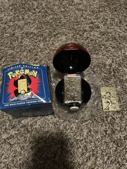 Pokemon Limited Edition 23k Gold-Plated Trading Card Charizard & Mewtwo - Image 2
