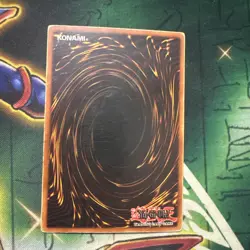 Yugioh! Dark Magician SDY-006 Ultra Rare Unlimited DMG - Image 2