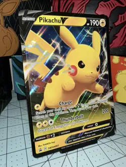 Pikachu V swsh061 - jumbo Card - NM - Image 4